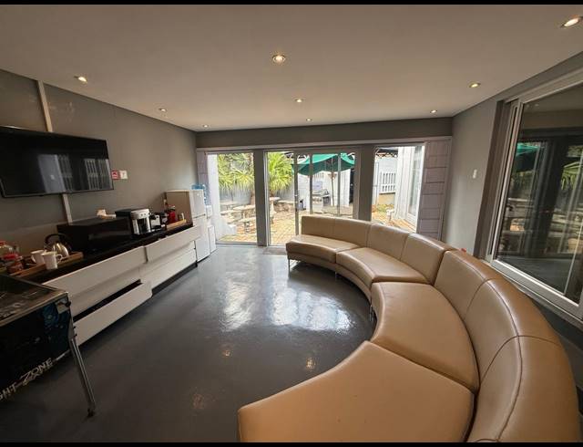 850M² OFFICE FOR SALE IN FERNDALE